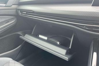 Volkswagen Golf 1.5 eTSI 150 R-Line 5dr DSG