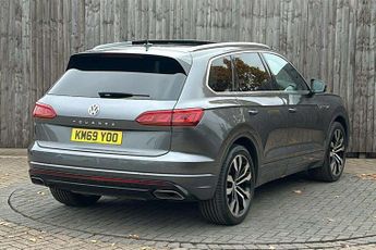 Volkswagen Touareg 3.0 V6 TSI 4Motion R-Line Tech 5dr Tip Auto