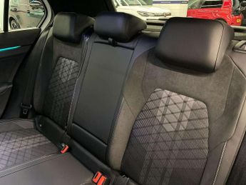 Volkswagen Golf 1.5 eTSI 150 R-Line 5dr DSG