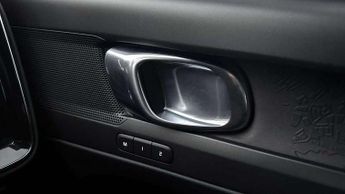 Volvo XC40 2.0 D3 Momentum Pro 5dr AWD Geartronic