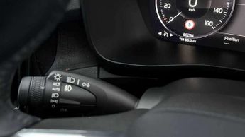 Volvo XC40 2.0 D3 Momentum Pro 5dr AWD Geartronic