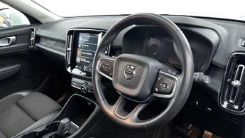 Volvo XC40 2.0 D3 Momentum Pro 5dr AWD Geartronic