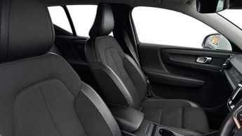 Volvo XC40 2.0 D3 Momentum Pro 5dr AWD Geartronic