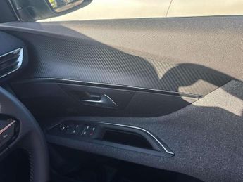 Peugeot 3008 1.6 Hybrid 180 Active Premium+ 5dr e-EAT8