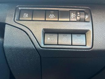 Peugeot 3008 1.6 Hybrid 180 Active Premium+ 5dr e-EAT8