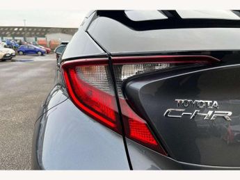 Toyota C-HR 1.8 Hybrid Design 5dr CVT