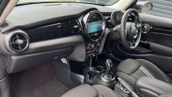 MINI Hatchback 5dr 2.0 Cooper S Classic 5dr Auto [Comfort/Nav Pack]