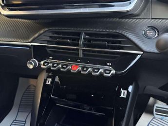 Peugeot 2008 1.2 Hybrid 145 GT 5dr e-DSC6