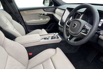 Volvo XC90 2.0 B5P Plus Dark 5dr AWD Geartronic