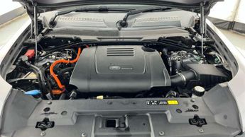 Land Rover Defender 2.0 P400e X-Dynamic HSE 110 5dr Auto