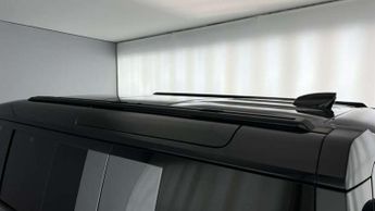 Land Rover Defender 2.0 P400e X-Dynamic HSE 110 5dr Auto