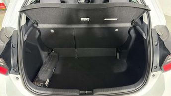 Toyota Yaris 1.5 Hybrid Design 5dr CVT