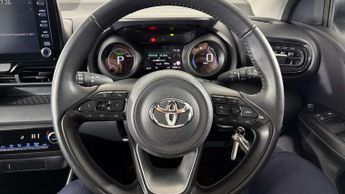Toyota Yaris 1.5 Hybrid Design 5dr CVT