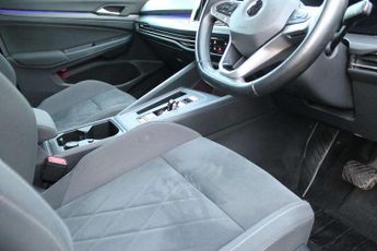 Volkswagen Golf 1.5 eTSI 150 Style 5dr DSG