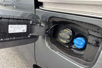 Volkswagen Caddy 2.0 TDI 122PS Commerce Pro Van DSG [Tech Pack]