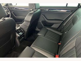 Skoda Superb Estate 2.0 TDI CR 200 Laurin + Klement 5dr DSG