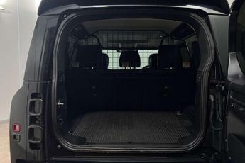 Land Rover Defender 2.0 D240 SE 110 5dr Auto