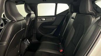 Volvo XC40 2.0 B4P R DESIGN 5dr Auto