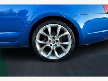 Skoda Octavia Estate 2.0 TDI CR vRS 5dr DSG [7 speed] [Black Pack]
