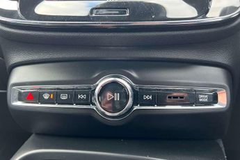 Volvo XC40 1.5 T3 [163] R DESIGN 5dr Geartronic