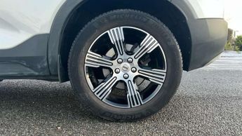 Volvo XC40 2.0 B4P Inscription 5dr AWD Auto