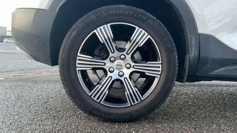 Volvo XC40 2.0 B4P Inscription 5dr AWD Auto