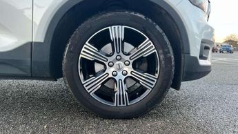 Volvo XC40 2.0 B4P Inscription 5dr AWD Auto