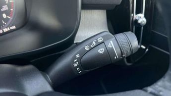 Volvo XC40 2.0 B4P Inscription 5dr AWD Auto