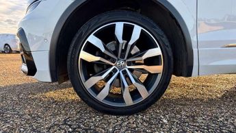 Volkswagen Tiguan 2.0 BiTDi 240 4Motion R-Line 5dr DSG