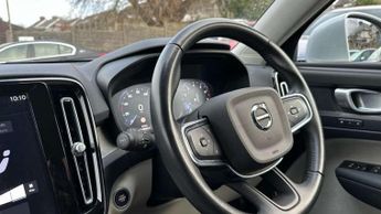 Volvo XC40 2.0 B4P Inscription 5dr Auto