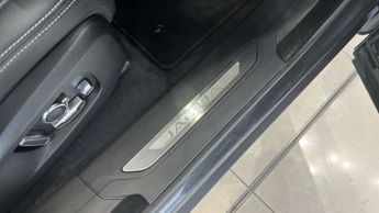 Jaguar F-Pace 2.0 D200 R-Dynamic HSE Black 90th Anniv 5dr Auto