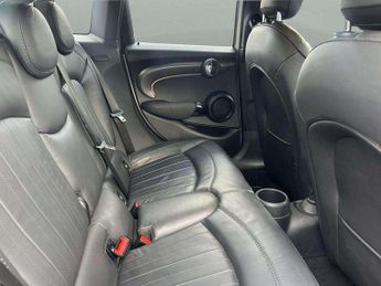 MINI Hatchback 5dr 1.5 Cooper Exclusive 5dr Auto