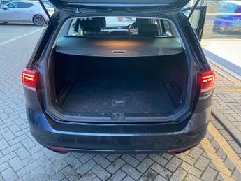 Volkswagen Passat Estate 2.0 TDI EVO SCR SE Nav 5dr DSG