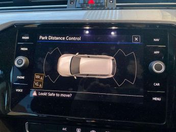 Volkswagen Passat Estate 2.0 TDI EVO SCR SE Nav 5dr DSG