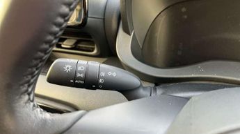 Toyota Yaris 1.5 Hybrid Design 5dr CVT
