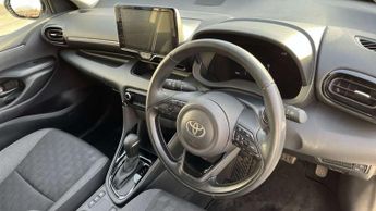 Toyota Yaris 1.5 Hybrid Design 5dr CVT