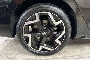Volkswagen Passat Estate 1.5 eTSI R-Line 5dr DSG