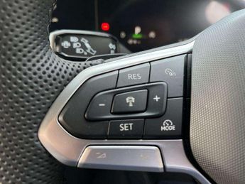 Volkswagen Touareg 3.0 V6 TSI eHybrid 4Motion R 5dr Tip Auto