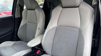 Toyota Yaris 1.5 Hybrid Excel 5dr CVT