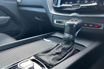 Volvo XC60 2.0 T5 [250] Momentum Pro 5dr Geartronic
