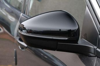 Peugeot 3008 1.2 Hybrid 136 GT 5dr e-DSC6