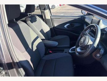 Toyota Yaris 1.5 Hybrid Design 5dr CVT