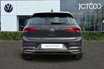 Volkswagen Golf 1.5 eTSI 150 Style 5dr DSG