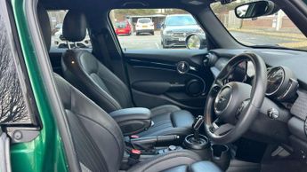 MINI Hatchback 5dr 1.5 Cooper Exclusive 5dr Auto