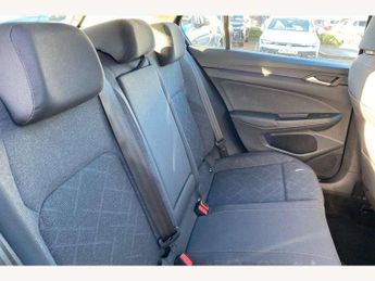 Volkswagen Golf 2.0 TDI Life 5dr DSG
