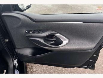 Toyota Yaris 1.5 Hybrid Design 5dr CVT