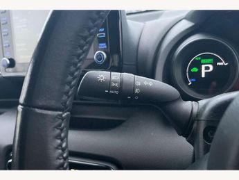 Toyota Yaris 1.5 Hybrid Design 5dr CVT