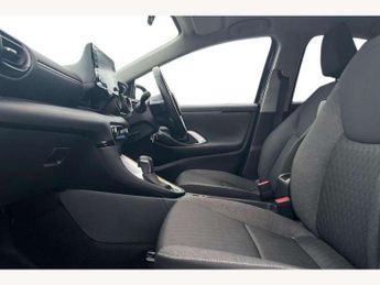 Toyota Yaris 1.5 Hybrid Design 5dr CVT