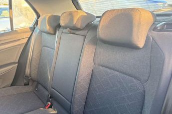 Volkswagen Golf 2.0 TDI Life 5dr DSG