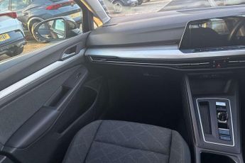 Volkswagen Golf 2.0 TDI Life 5dr DSG